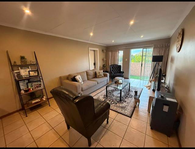 2 BEDROOM TOWNHOUSE FOR SALE IN THE REEDS